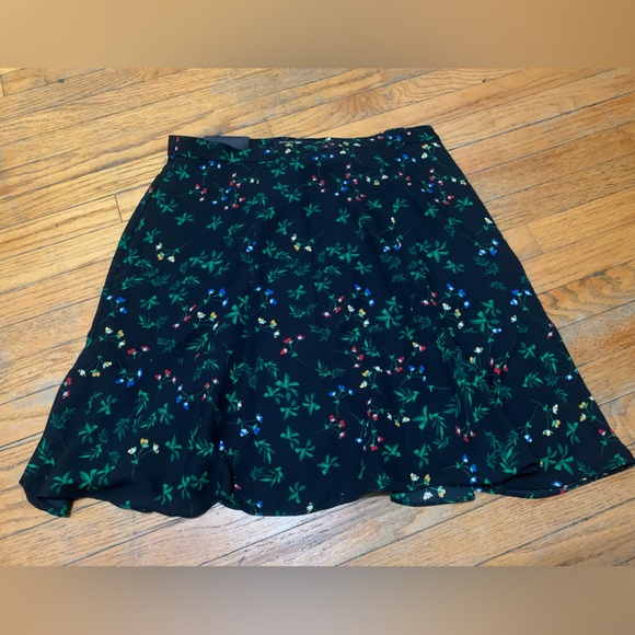 Banana Republic Skirt - Picture 2 of 4
